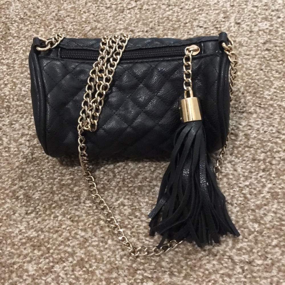 Boutique black quilted cross body